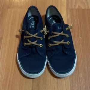Boy’s navy canvas Sperrys